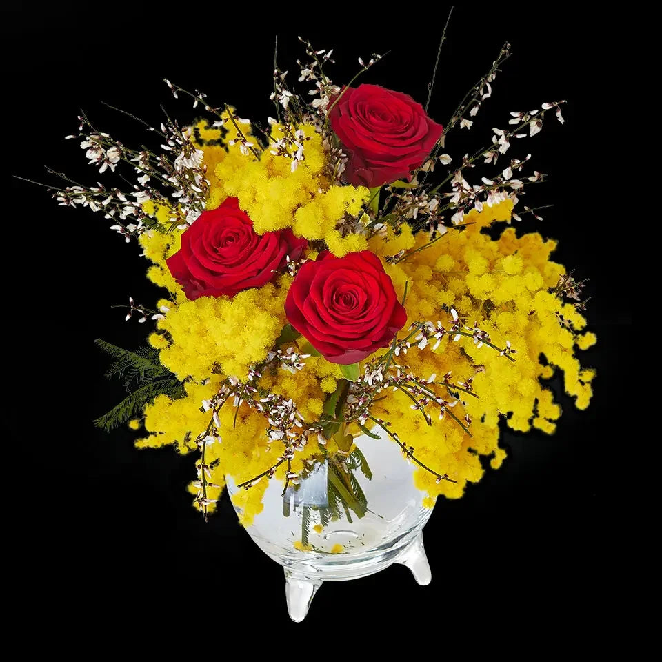 Bouquet di mimosa con 3 rose rosse Fiori a Domicilio